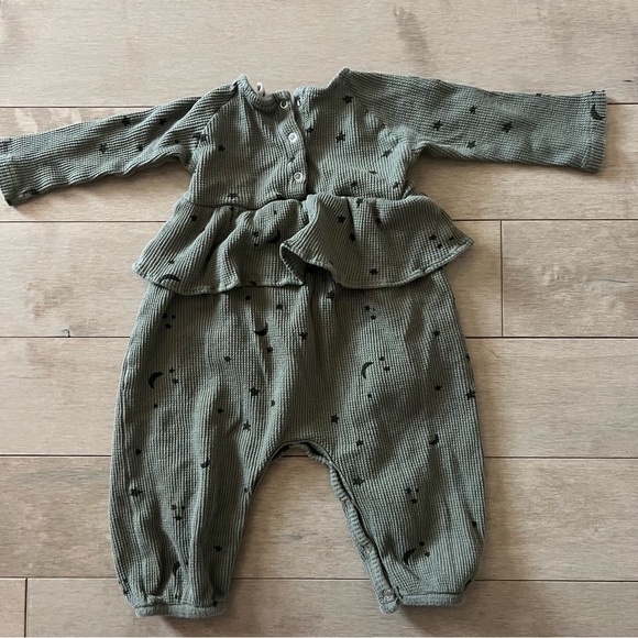 Kate Quinn Baby Girl One Piece Ruffle Jumpsuit Romper - Picture 2 of 5